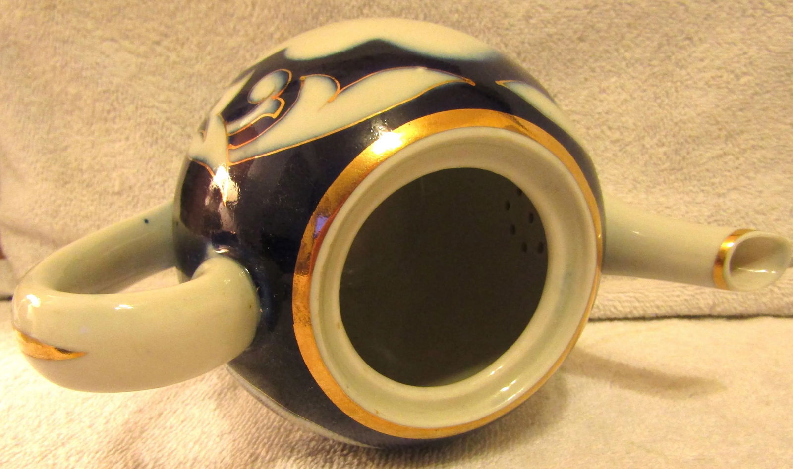 1940s Pahkta Porcelain Asian Cloud Floral 7 Piece Tea Set With Cups and Pitcher - 7