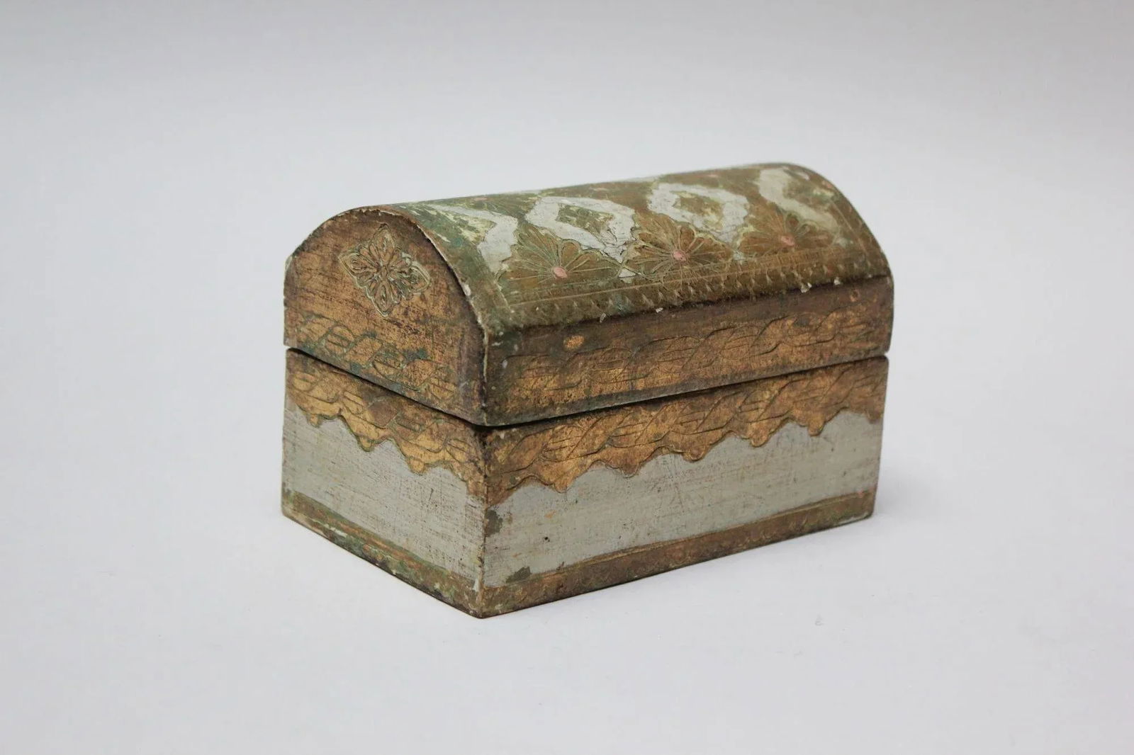 Vintage Italian Florentine Gilt-Wood Domed Box - 13