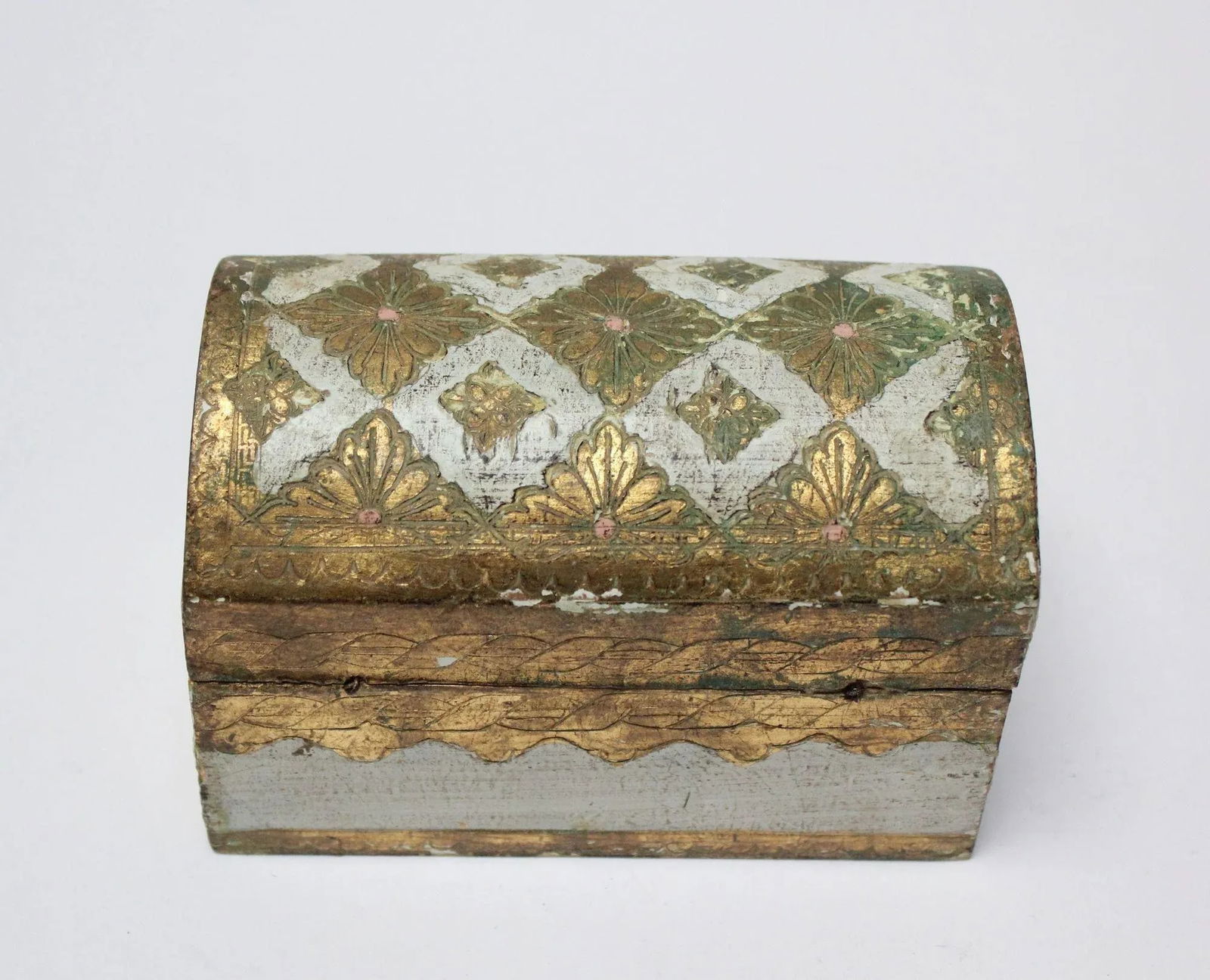 Vintage Italian Florentine Gilt-Wood Domed Box - 3