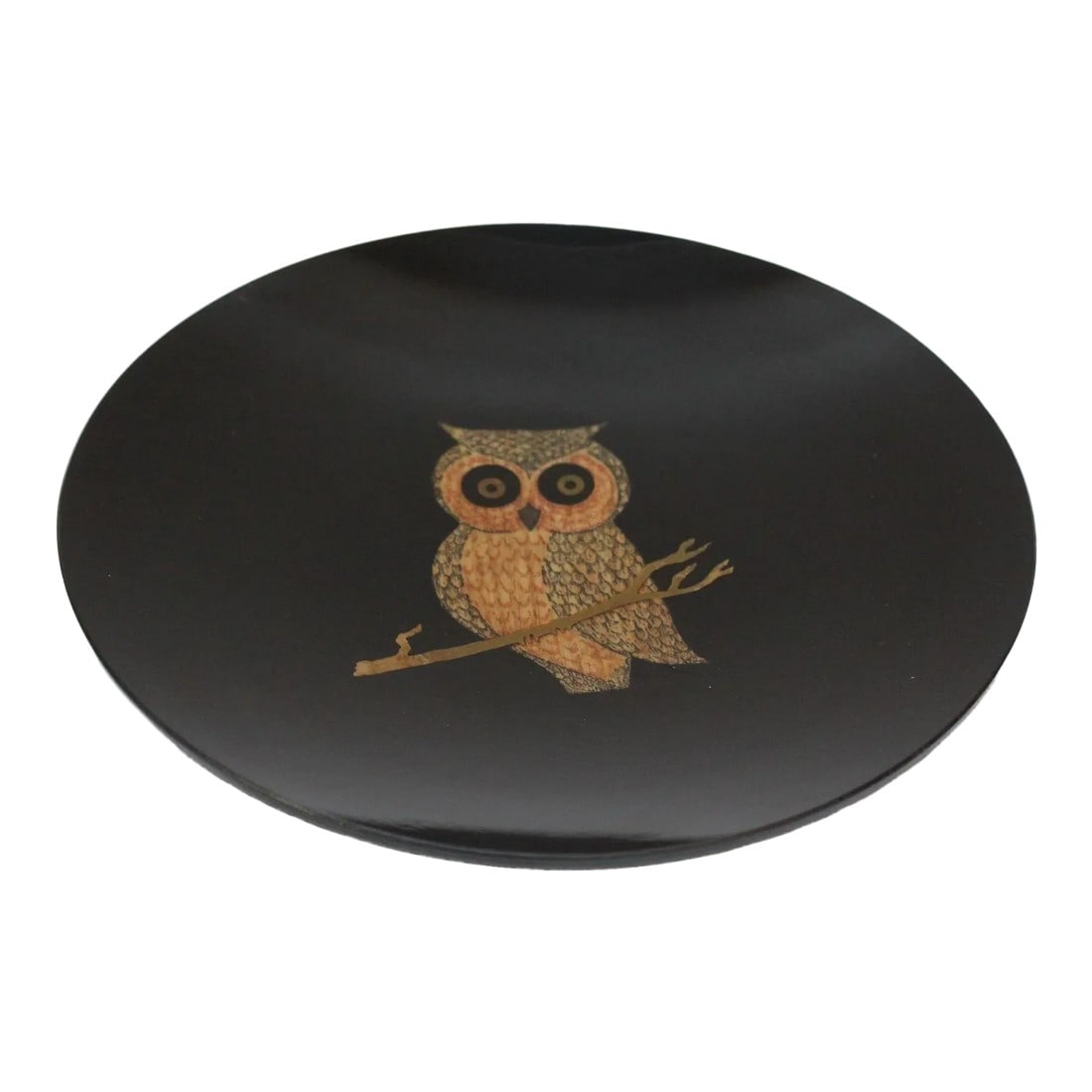 Mid-Century Couroc Black Resin Inlaid "Owl" Plate: Round decorative dish/hors d'oeuvre plate/ashtray by Couroc of Monterey, California with an inlaid owl motif (circa 1960s). Composed of a black lacquer phenolic resin (water, burn, stain, and
