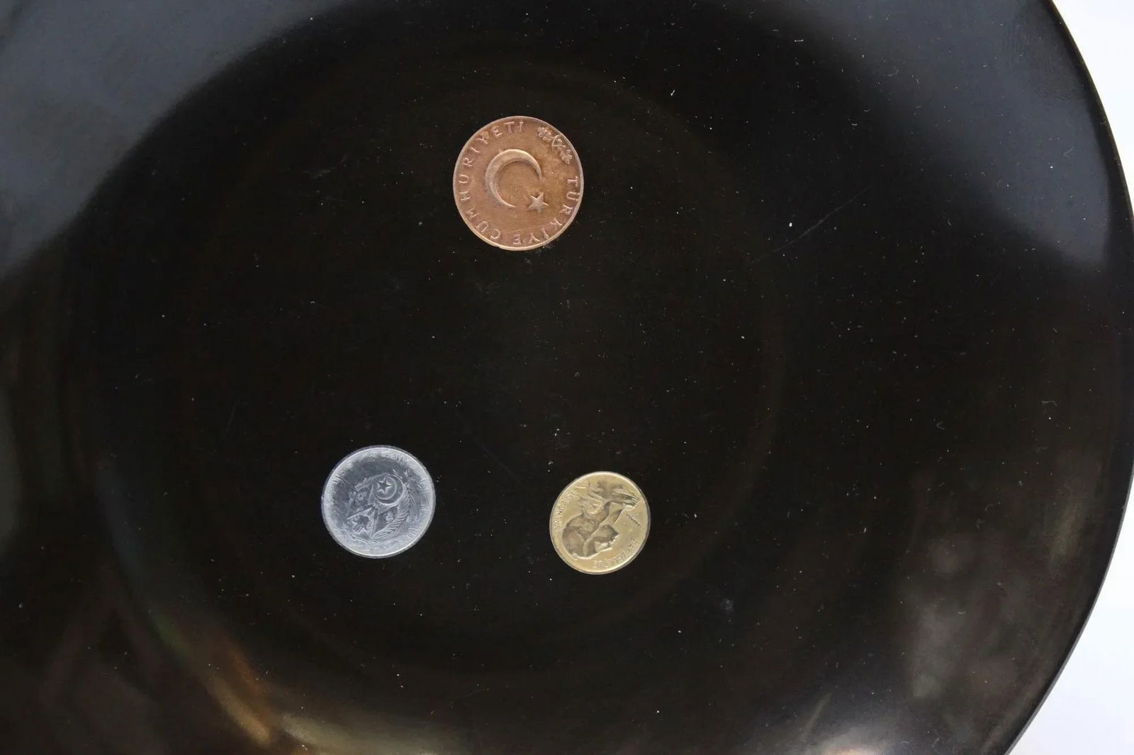 Mid-Century Black Resin Inlaid "Coin" Bowl by Couroc - 5