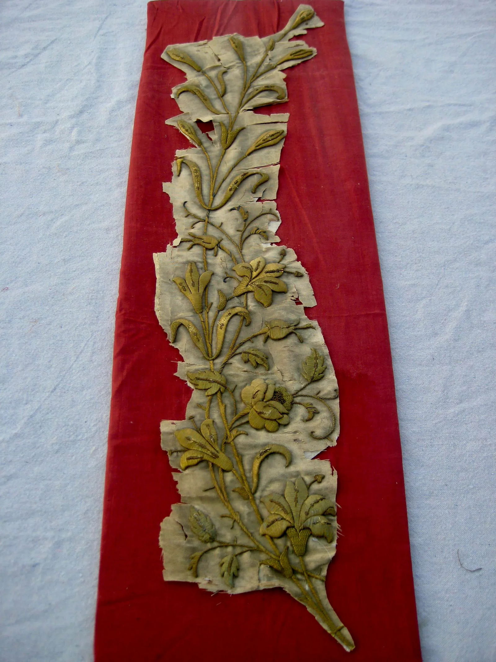 Early 19th Century Gold Embroidery Banner Fragment Flowers Branch (B) - 2
