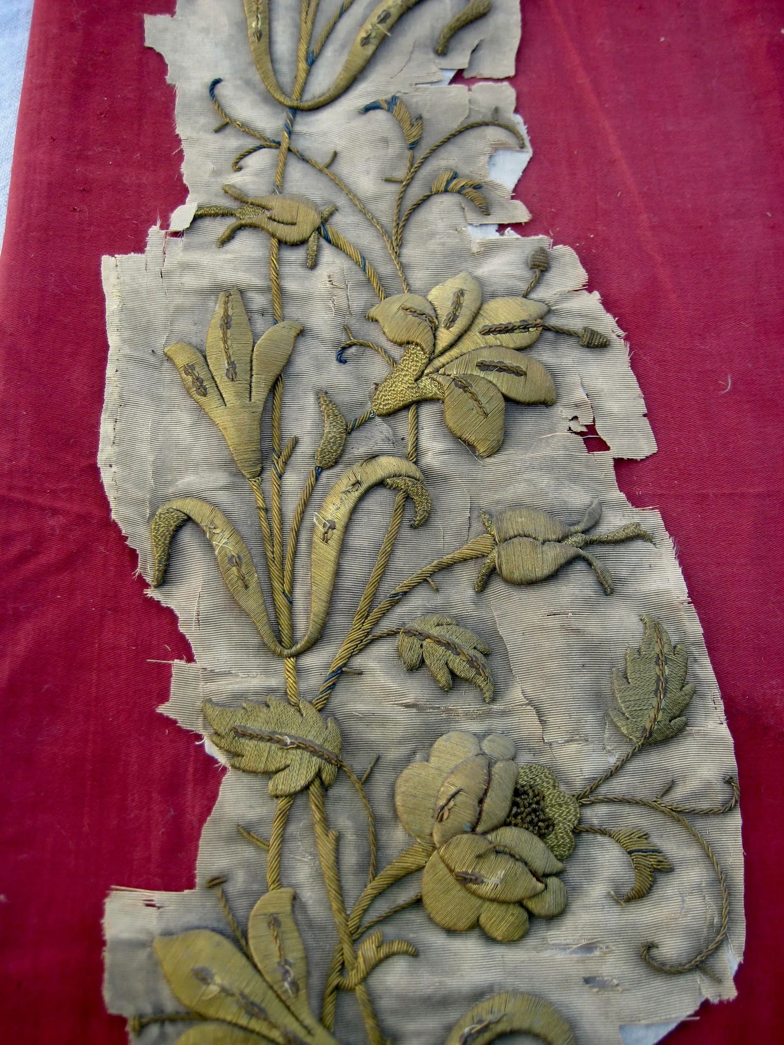 Early 19th Century Gold Embroidery Banner Fragment Flowers Branch (B) - 5
