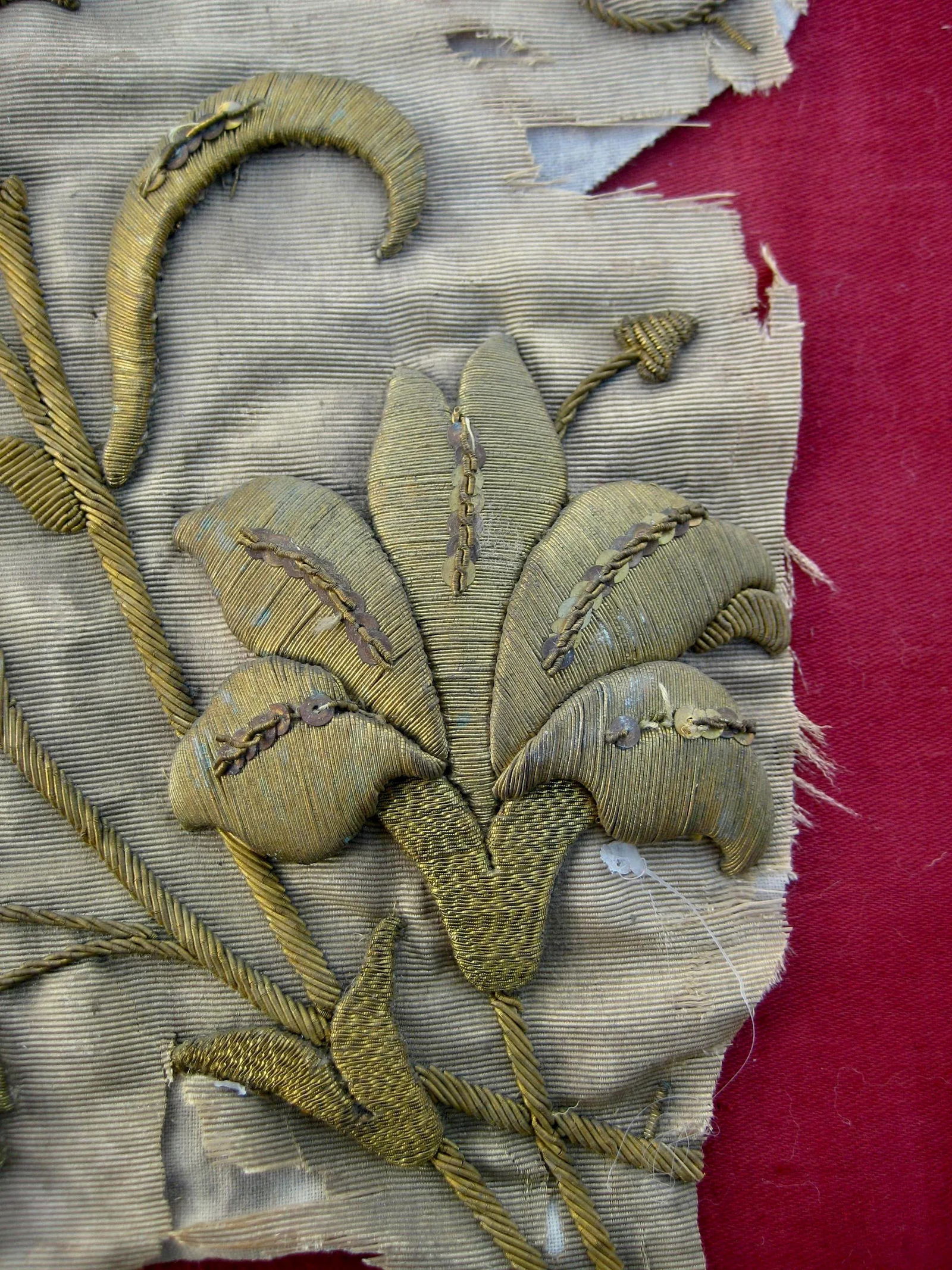 Early 19th Century Gold Embroidery Banner Fragment Flowers Branch (B) - 6