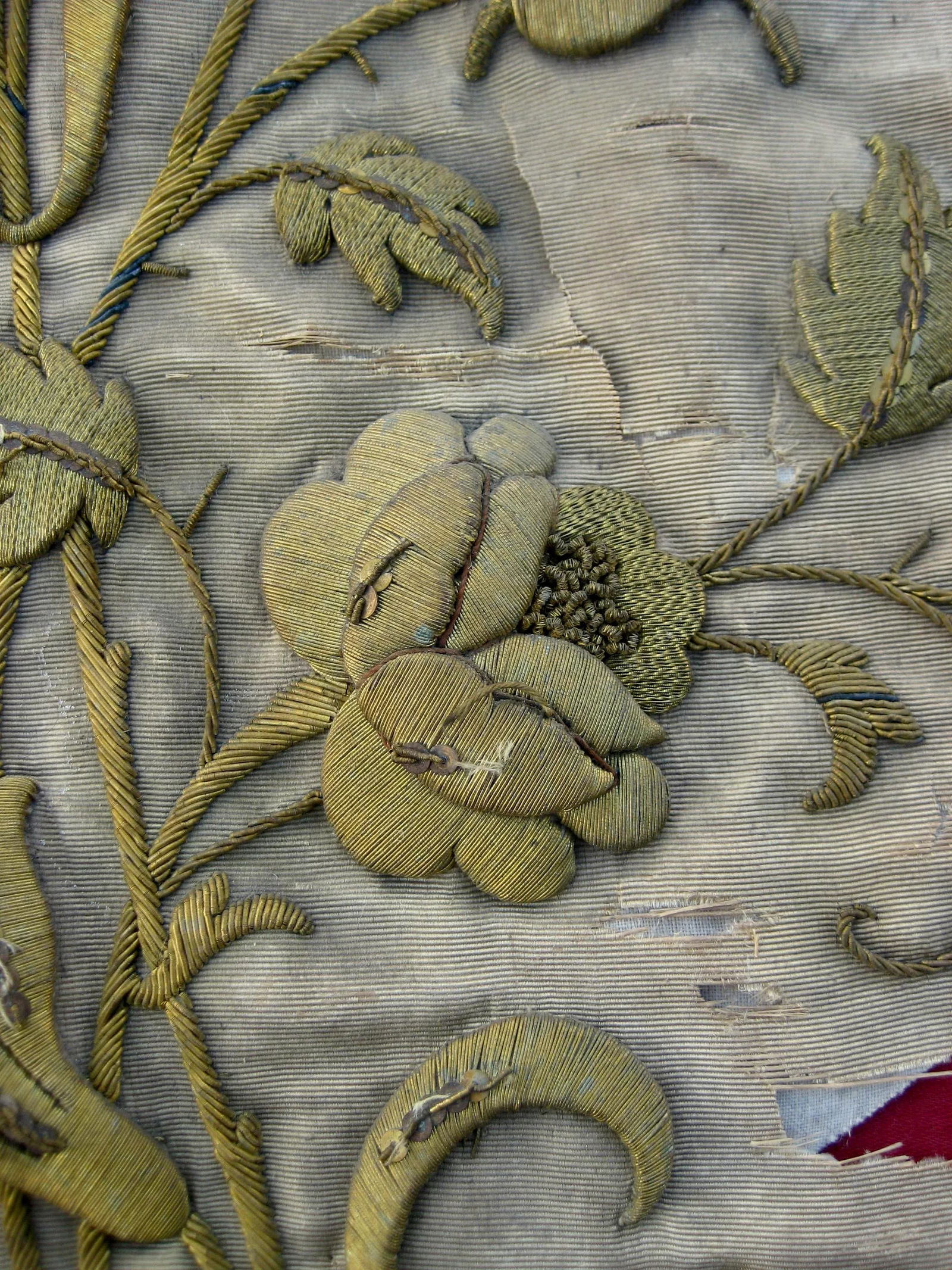 Early 19th Century Gold Embroidery Banner Fragment Flowers Branch (B) - 8
