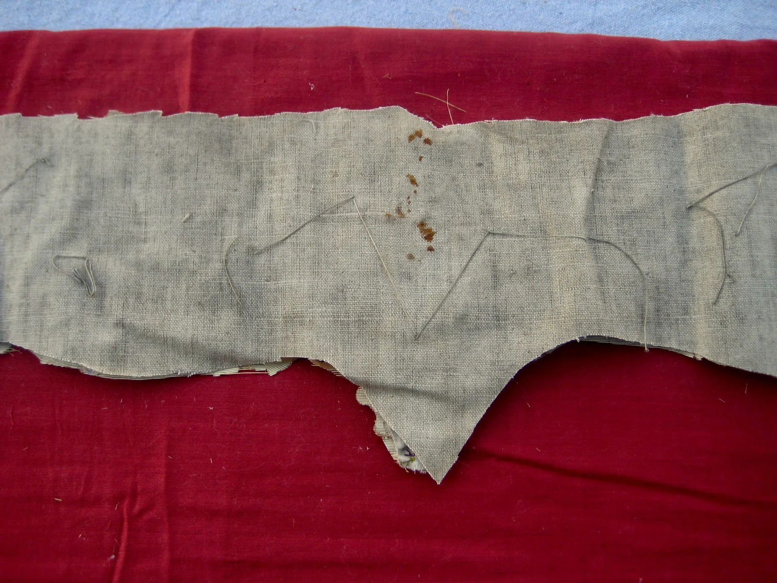 Antique Gold Embroidery Fragment Garland of Roses - 8