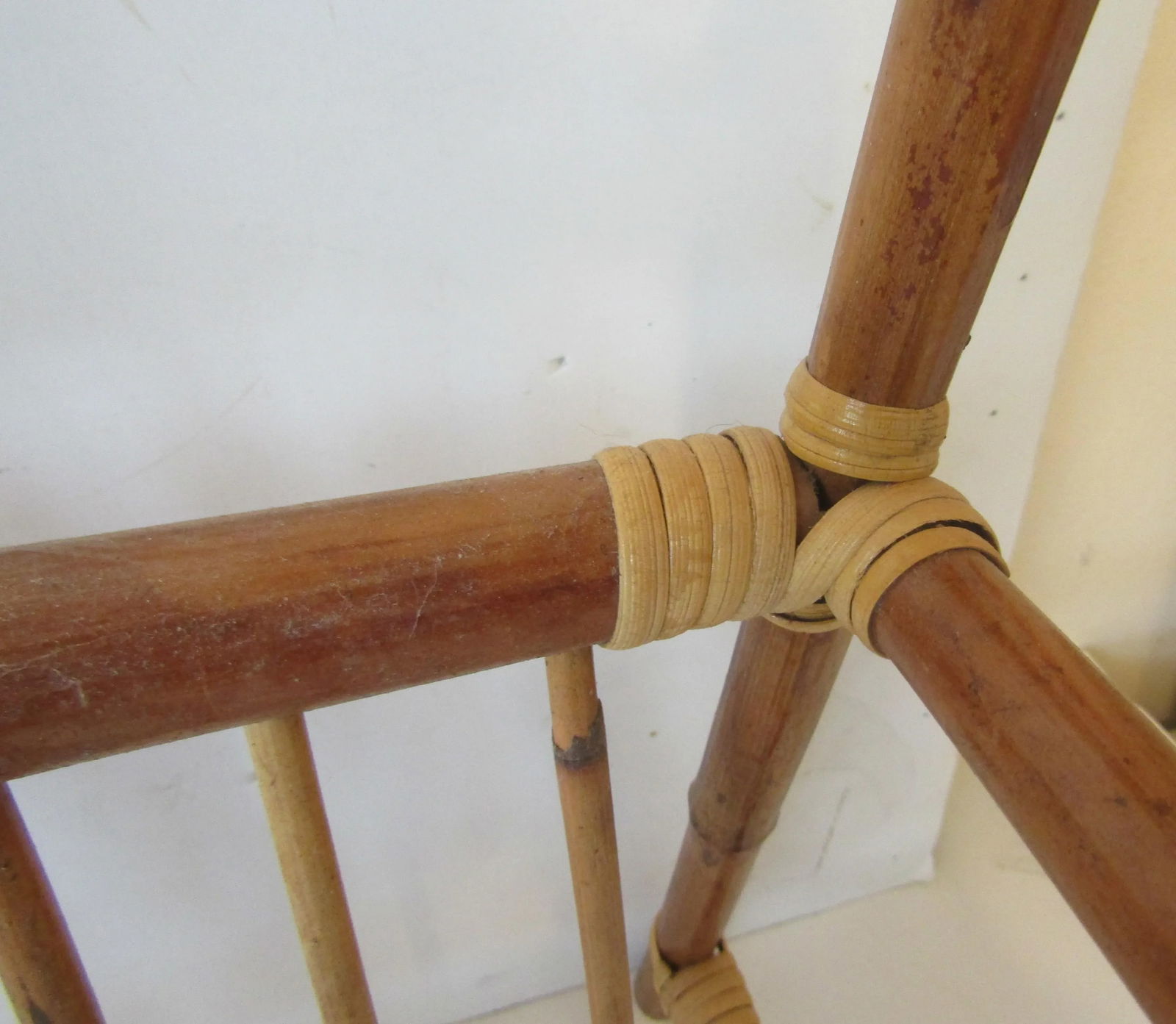 1950s Mid-Century Modern Bamboo A-Frame Magazine Rack - 10