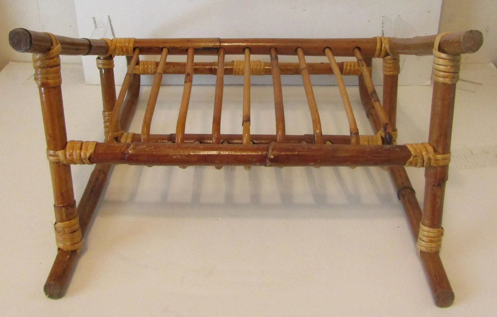1950s Mid-Century Modern Bamboo A-Frame Magazine Rack - 11
