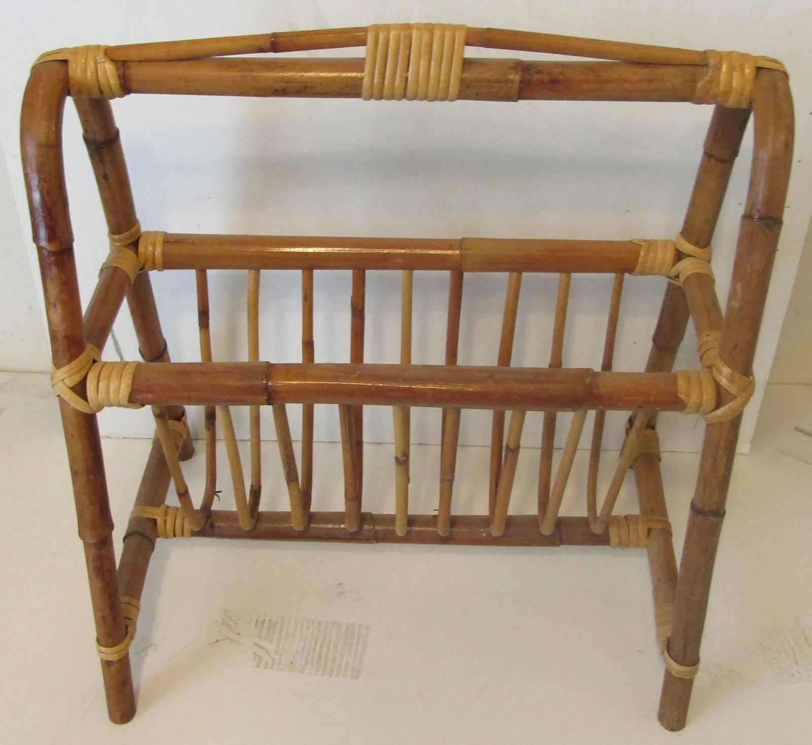 1950s Mid-Century Modern Bamboo A-Frame Magazine Rack - 4