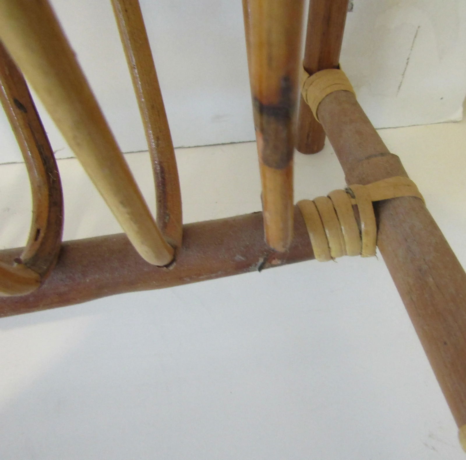 1950s Mid-Century Modern Bamboo A-Frame Magazine Rack - 9