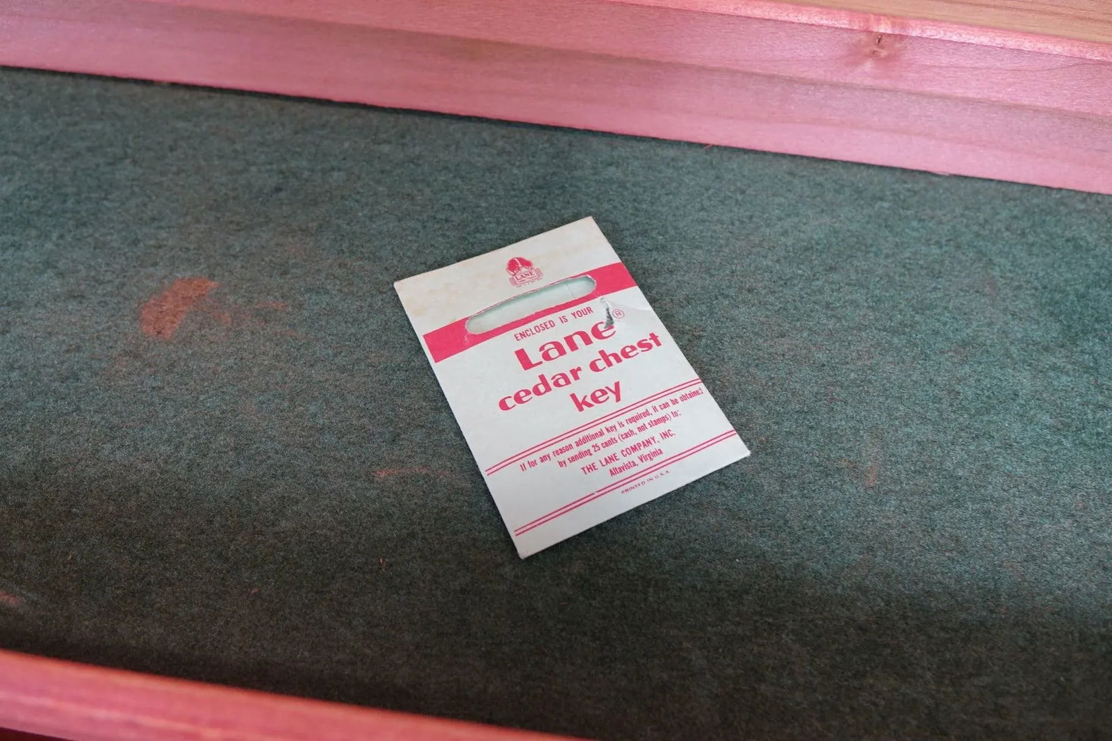 Late 20th Century Vintage Cedar Chest - 7