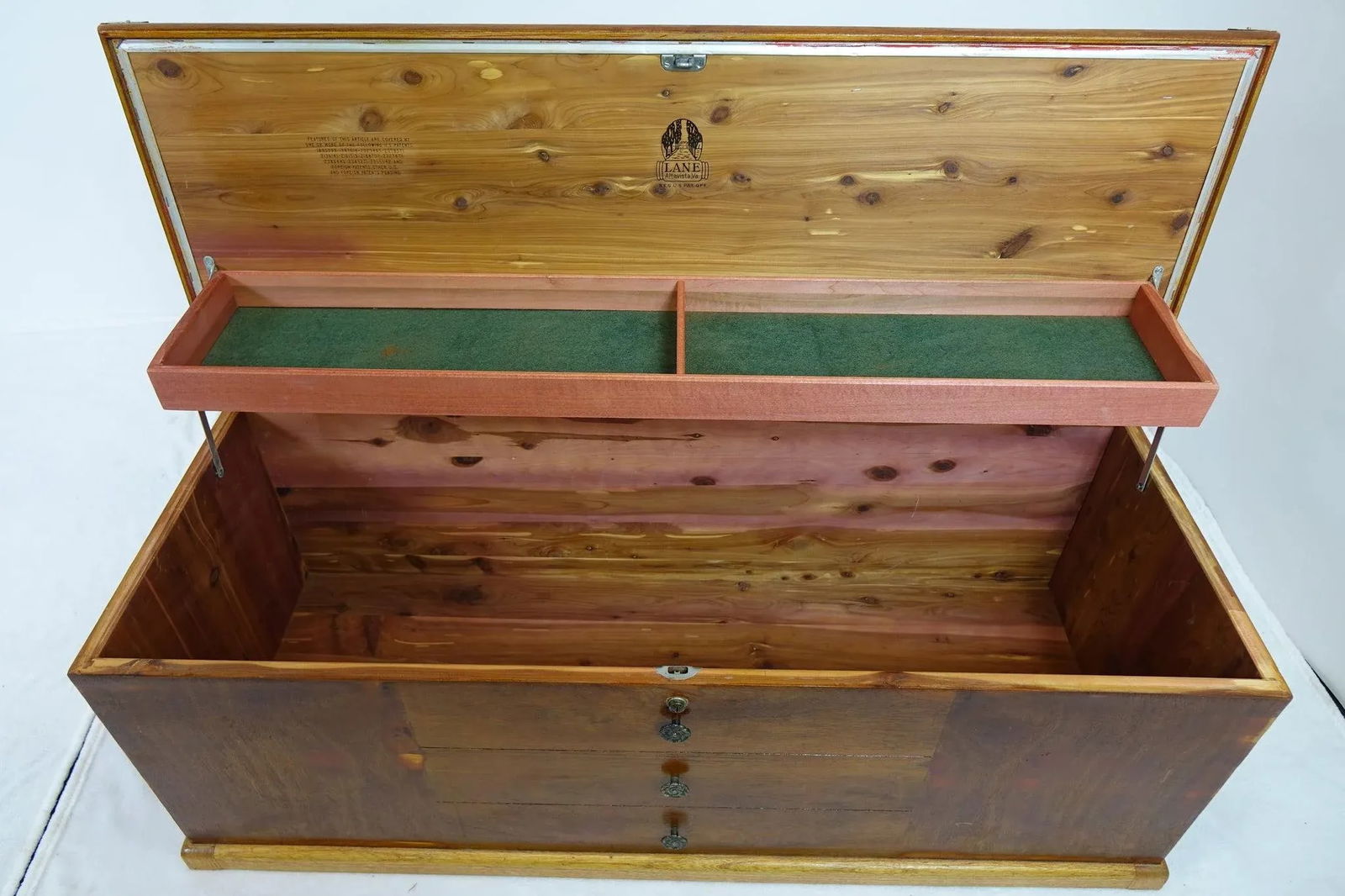 Late 20th Century Vintage Cedar Chest - 9
