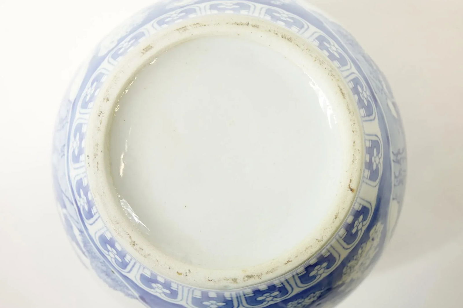 Antique Chinese Blue and White Porcelain Vase - 4