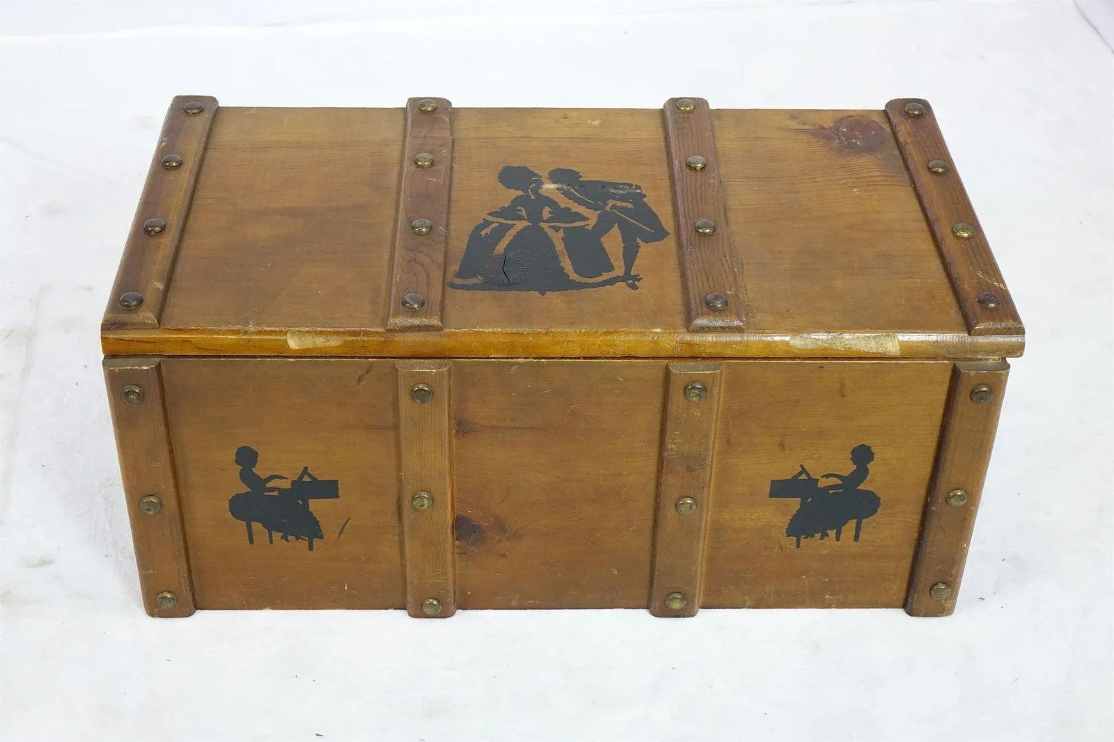 Mid 20th Century Vintage Wood Chest - 2