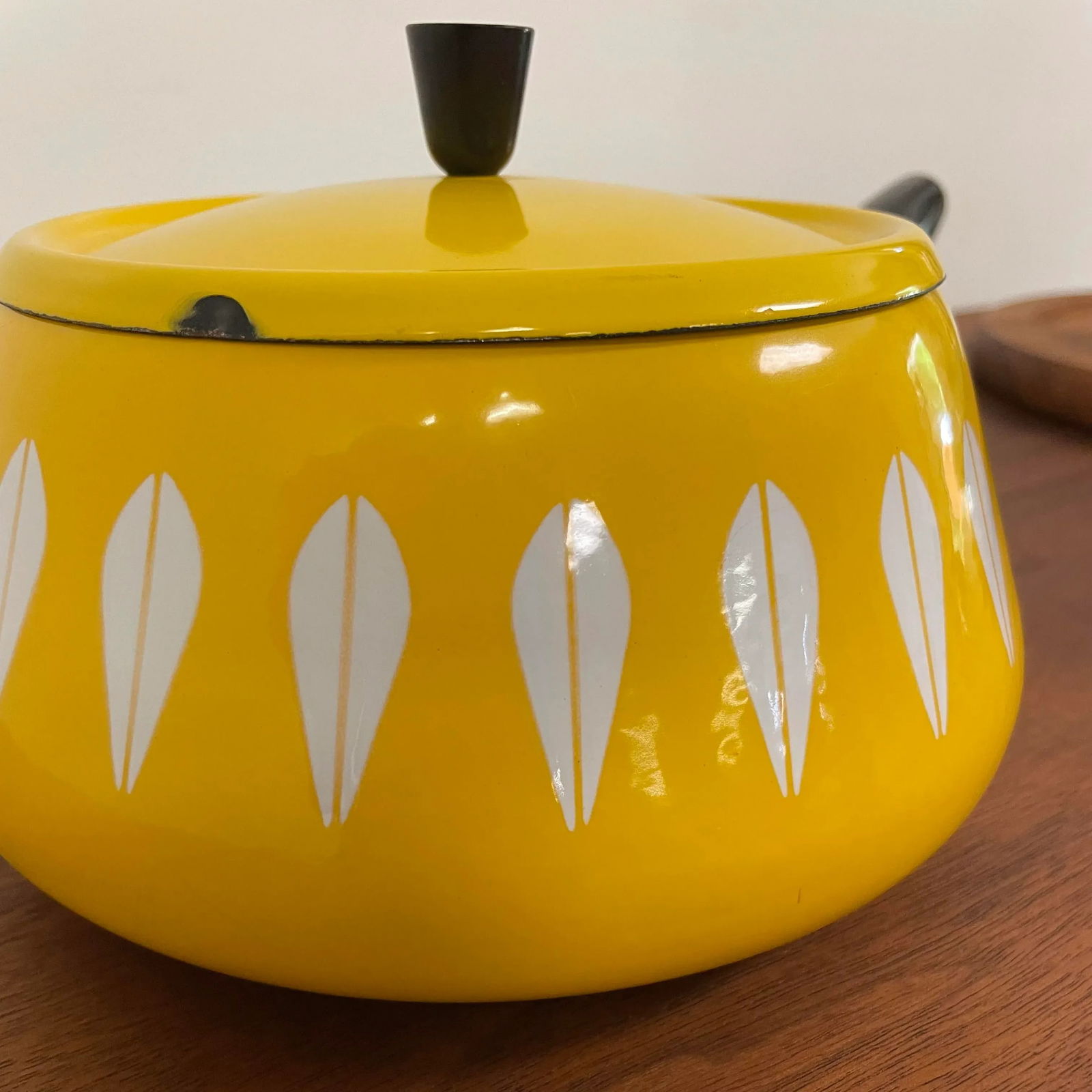 Vintage Bright Yellow & White Cathrineholm Enamelware Lotus Fondue Pot - 2