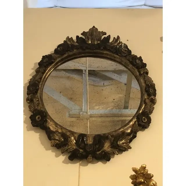 1990s Vintage Italian Oval Shaped Wood Carved Mirror (1 of 10)