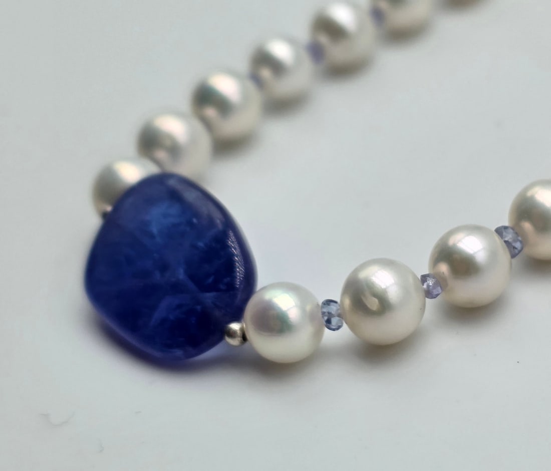 Akoya pearl necklace with a central tanzanite, gold spheres, tanzanite rondelles between each pearl, - 5