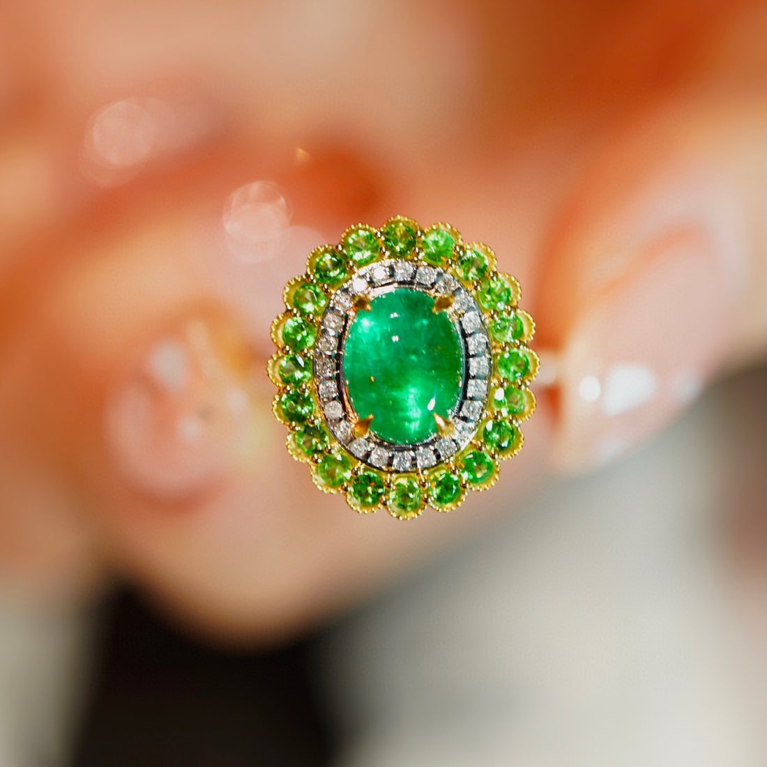 14K GOLD 1.2 CT VIVID GREEN NATURAL EMERALD & TSAVORITE & DIAMOND RING - 2