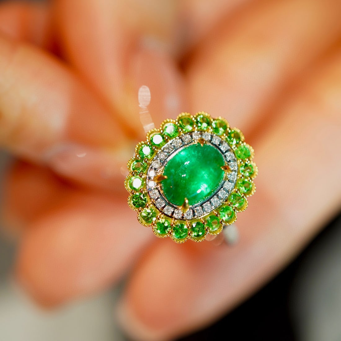 14K GOLD 1.2 CT VIVID GREEN NATURAL EMERALD & TSAVORITE & DIAMOND RING - 5