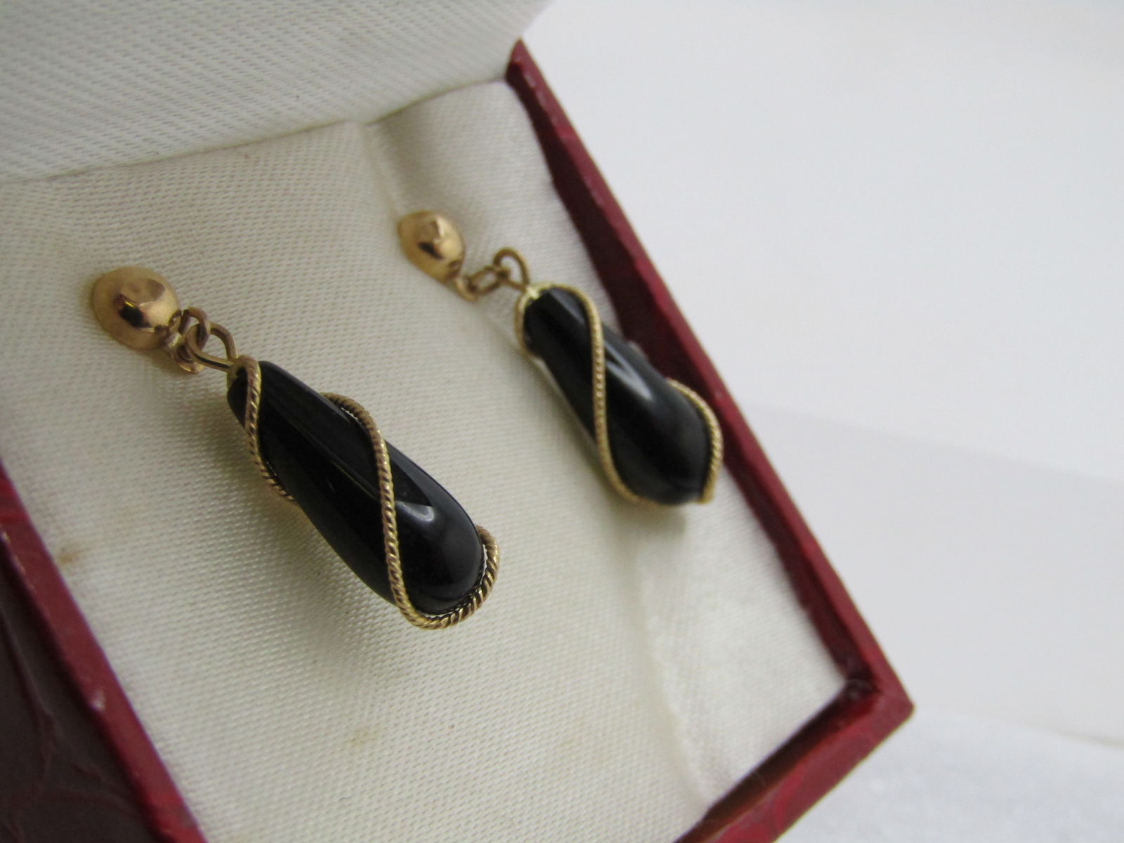 Vintage 14kt Onyx Drop Earrings, Pierced, Original Box, Jacmel, ZZ 1990's. - 2