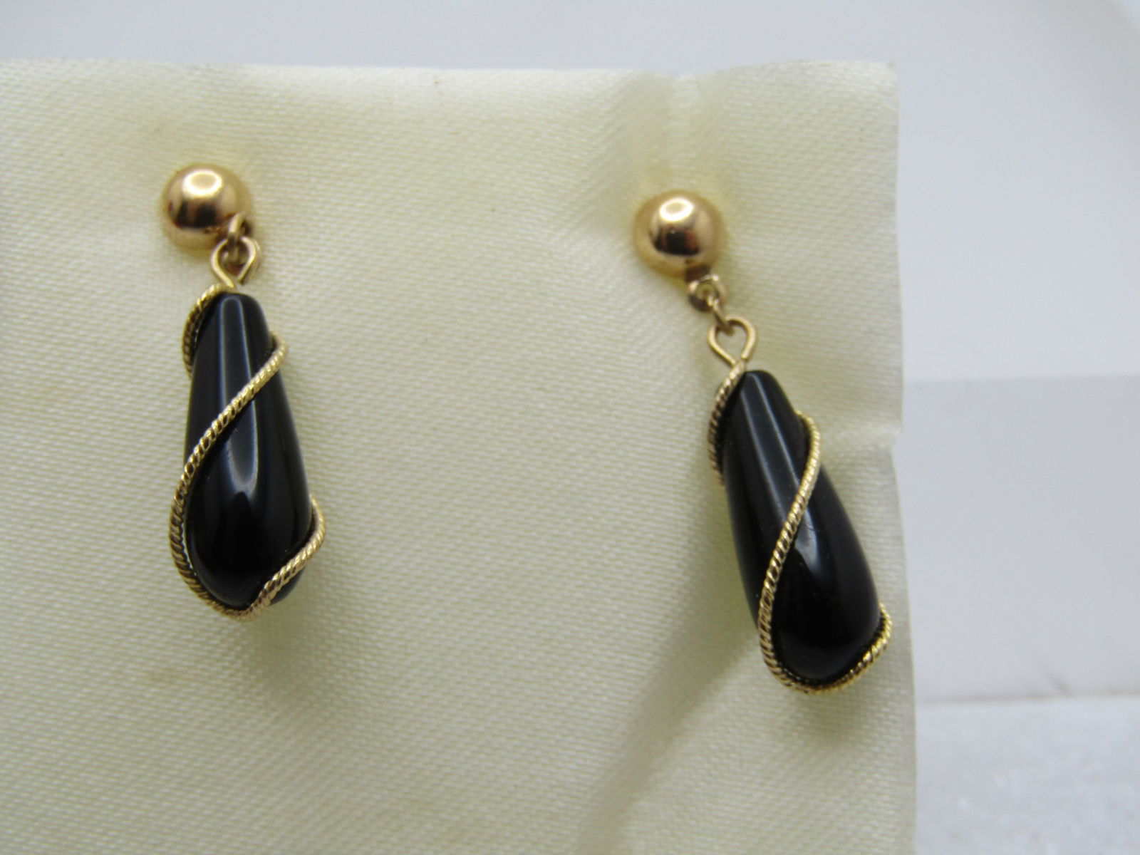 Vintage 14kt Onyx Drop Earrings, Pierced, Original Box, Jacmel, ZZ 1990's. - 3