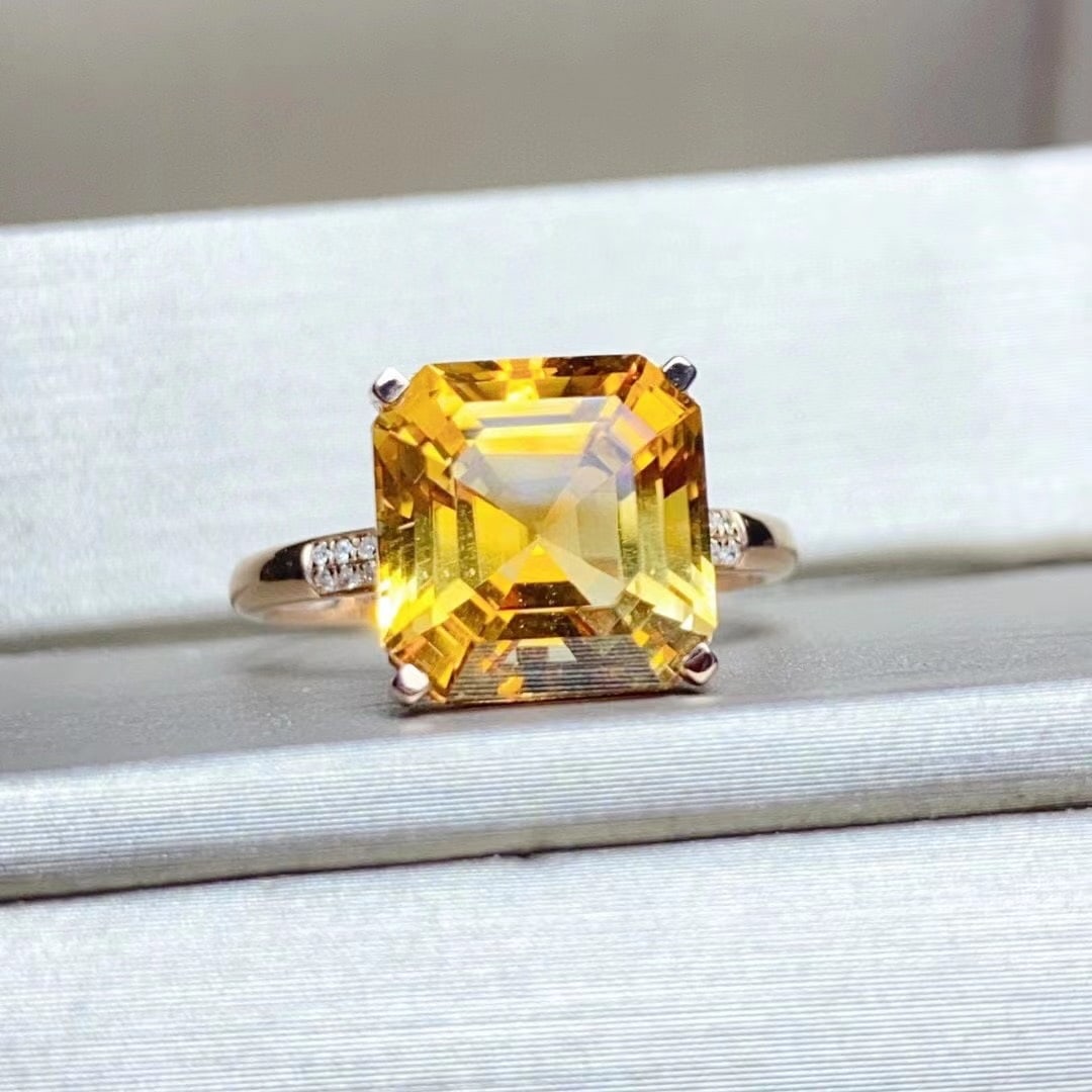 14K GOLD 5.05 CT NATURAL CITRINE & DIAMOND RING: Title:14K GOLD 5.05 CT NATURAL CITRINE & DIAMOND RINGDescription:Ref:230528337Gold Content:14K GoldRing Size:7.25USMain Gemstone:CitrineNumber of stones:1Shape:AsscherCarat Weight:5.05ct