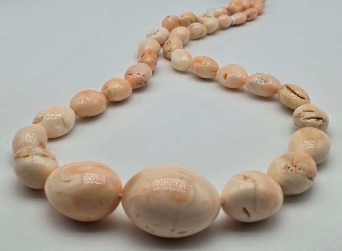 Momo coral necklace, 8 to 18 mm, with 18 kt (750) yellow gold clasp - 4