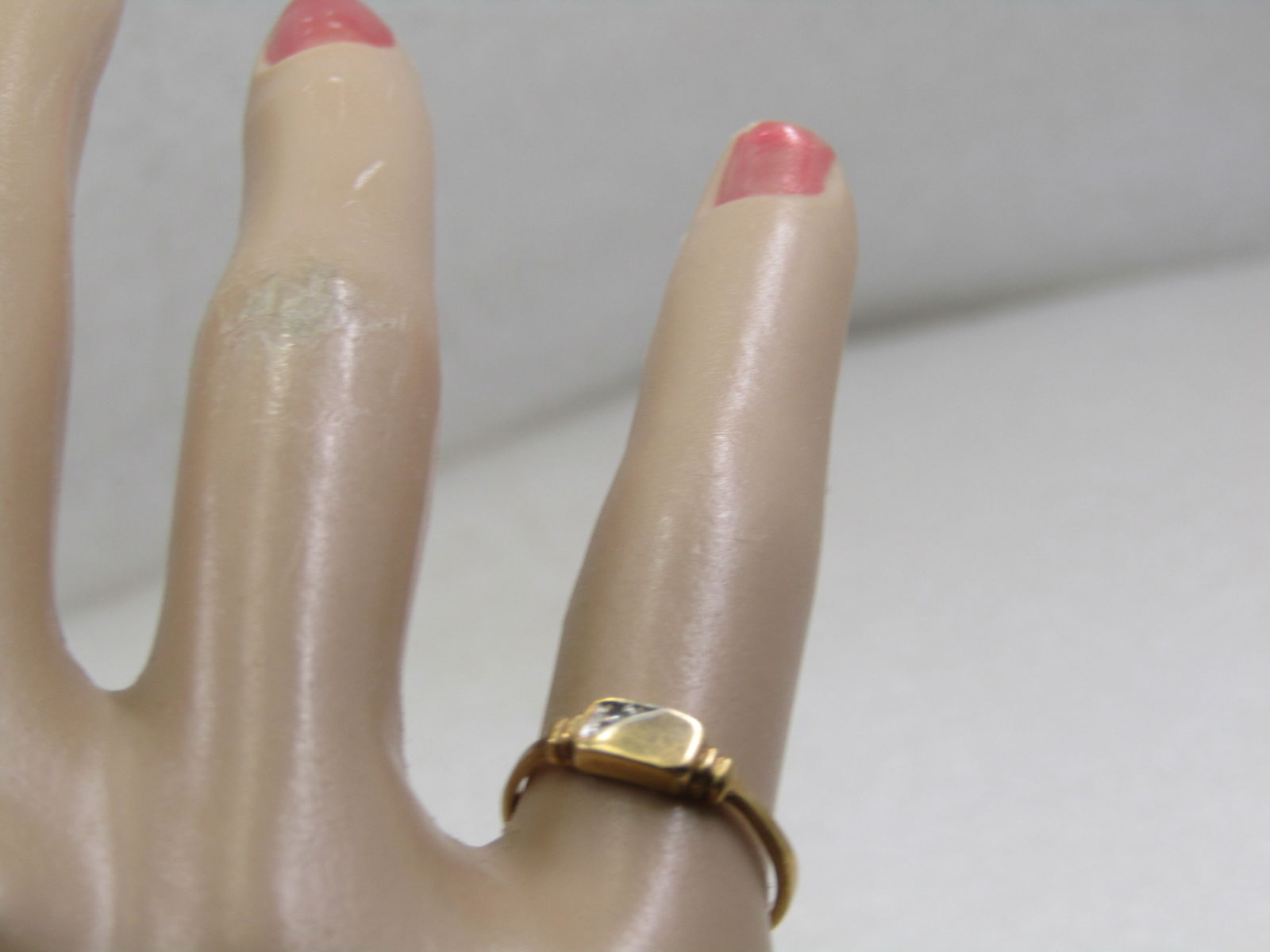 Vintage 10kt Gold & Diamond Signet Ring, Sz. 3.5 - 7