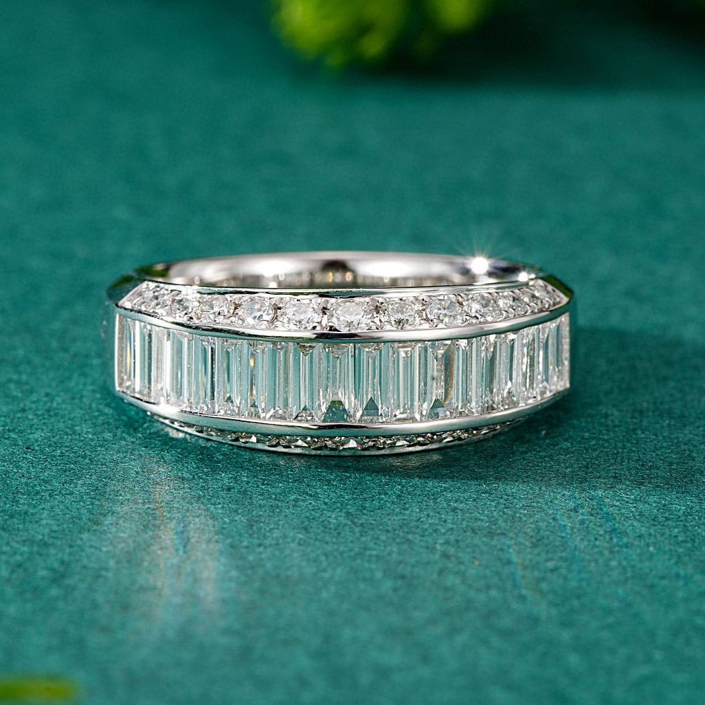 14K GOLD 1.18 CTW NATURAL H DIAMOND RING: Title:14K GOLD 1.18 CTW NATURAL H DIAMOND RINGDescription:Ref:230528326Gold Content:14K GoldRing Size:7.25USMain Gemstone:DiamondShape:BaguetteCarat Weight:0.71ct Clarity