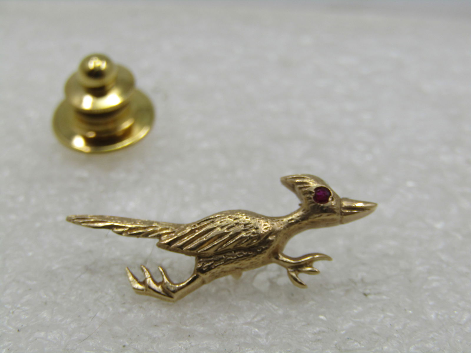 Vintage 14kt Road Runner Tack Pin, Ruby Eye - 4