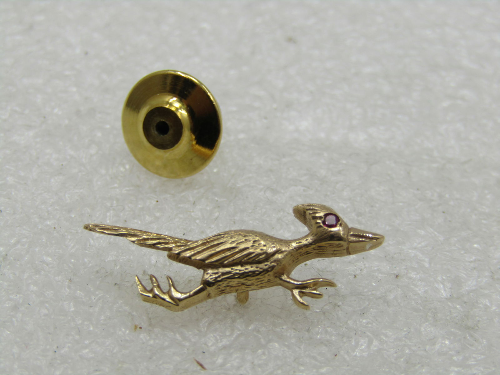 Vintage 14kt Road Runner Tack Pin, Ruby Eye - 7