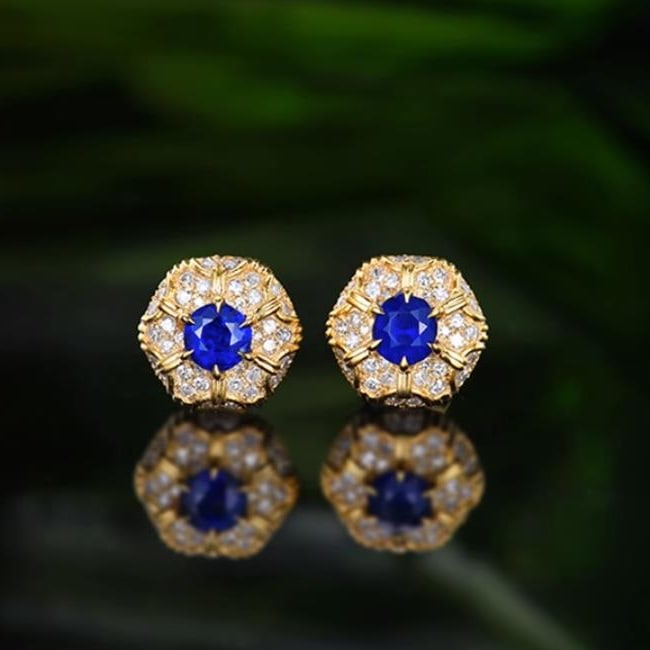 14K GOLD 1.12 CTW NATURAL SAPPHIRE & DIAMOND EARRINGS: Title:14K GOLD 1.12 CTW NATURAL SAPPHIRE & DIAMOND EARRINGS Description:Ref:230528372Gold Content:14K GoldMain Gemstone:SapphireNumber of stones:2Shape:RoundCarat Weight:0.72ct Color:BlueTreatment:Nat