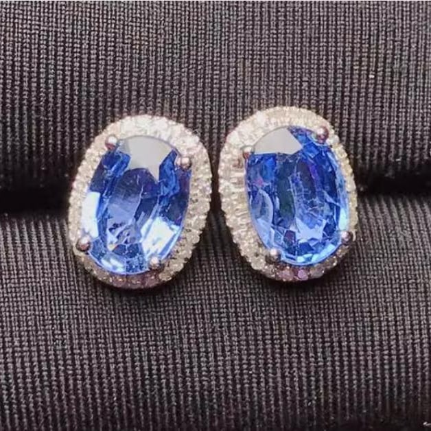 14K GOLD 2.0 CT NATURAL SAPPHIRE & DIAMOND EARRINGS: Title:14K GOLD 2.0 CT NATURAL SAPPHIRE & DIAMOND EARRINGSDescription:Ref:230528354Gold Content:14K GoldMain Gemstone:SapphireNumber of stones:2Shape:OvalCarat Weight:2.0ct