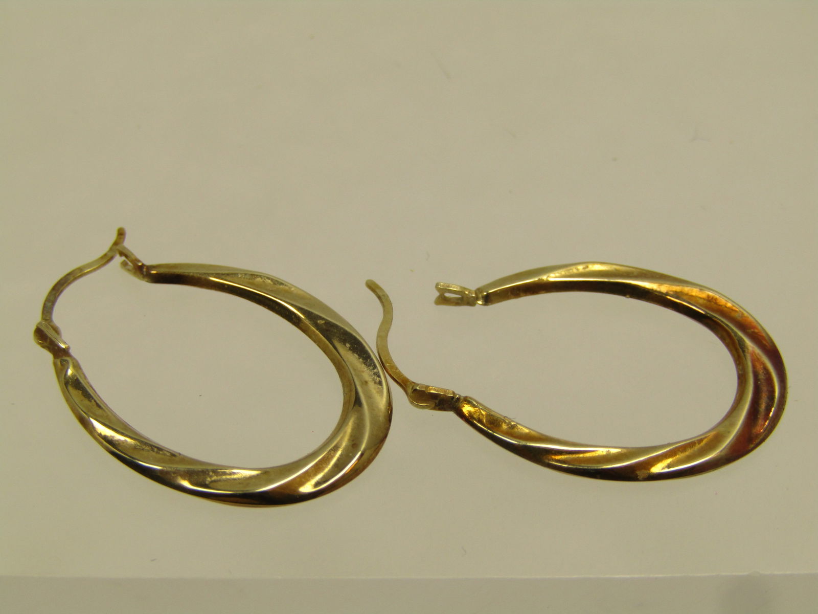 Vintage 10kt Gold Hoop Earrings, Pierced, 1970's-1980's, Signed ZA - 4