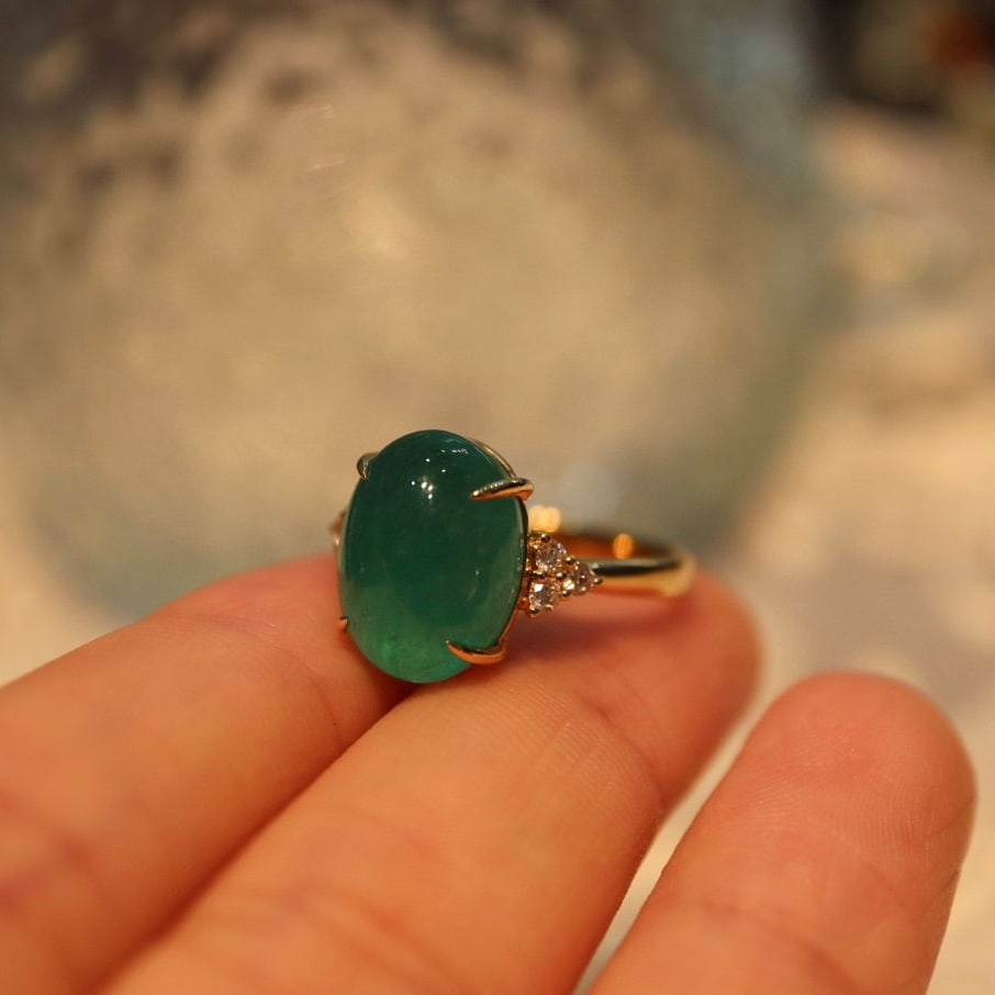 14K GOLD 6.10 CTW VIVID GREEN NATURAL EMERALD & DIAMOND RING - 3