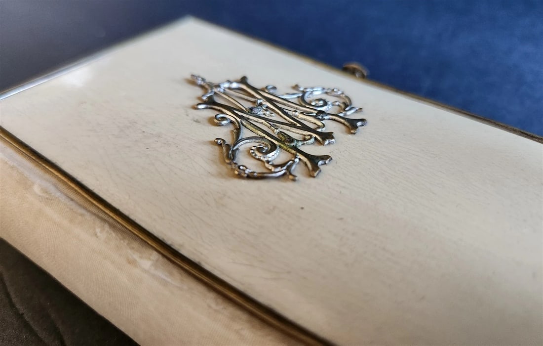 1879 PRAYER BOOK in FRENCH antique METAL DECORATED BINDING - PAROISSIEN ROMAIN - 3