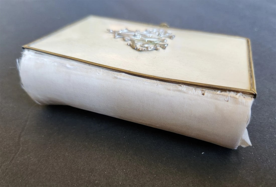 1879 PRAYER BOOK in FRENCH antique METAL DECORATED BINDING - PAROISSIEN ROMAIN - 6