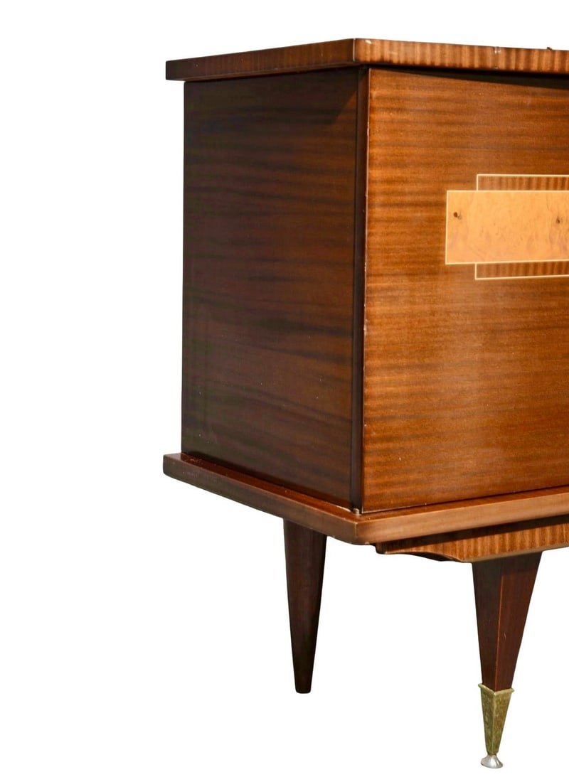 Mid-Century Modern Italian Sideboard in Mahogany With Maple Burl Inlay and Glass Display - 4
