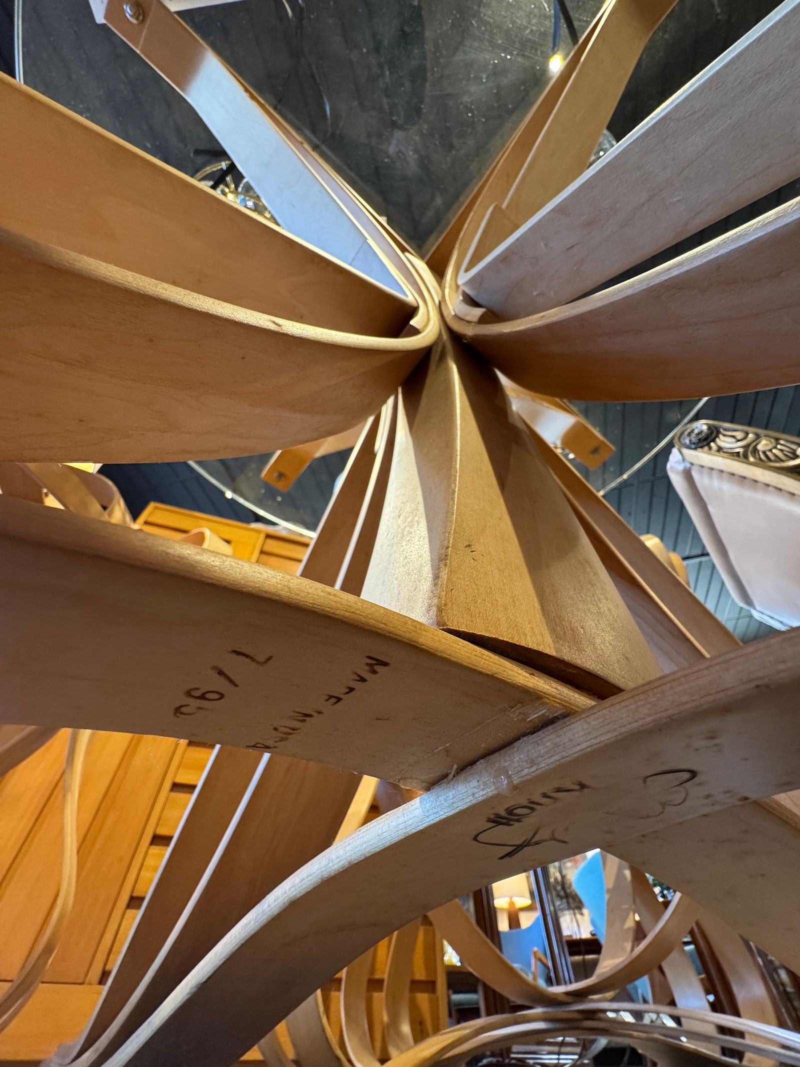 Frank Gehry Cross Check Chairs and Face Off Table Set of 3 - 11