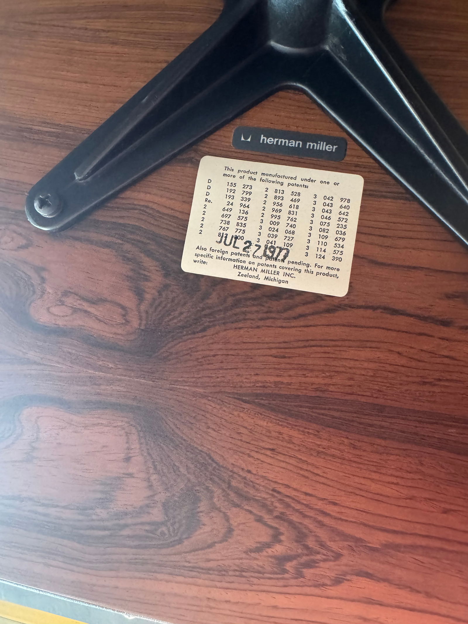 1977 Ray and Charles Eames for Herman Miller Lounge Chair and Ottoman #670 & 671 - 3