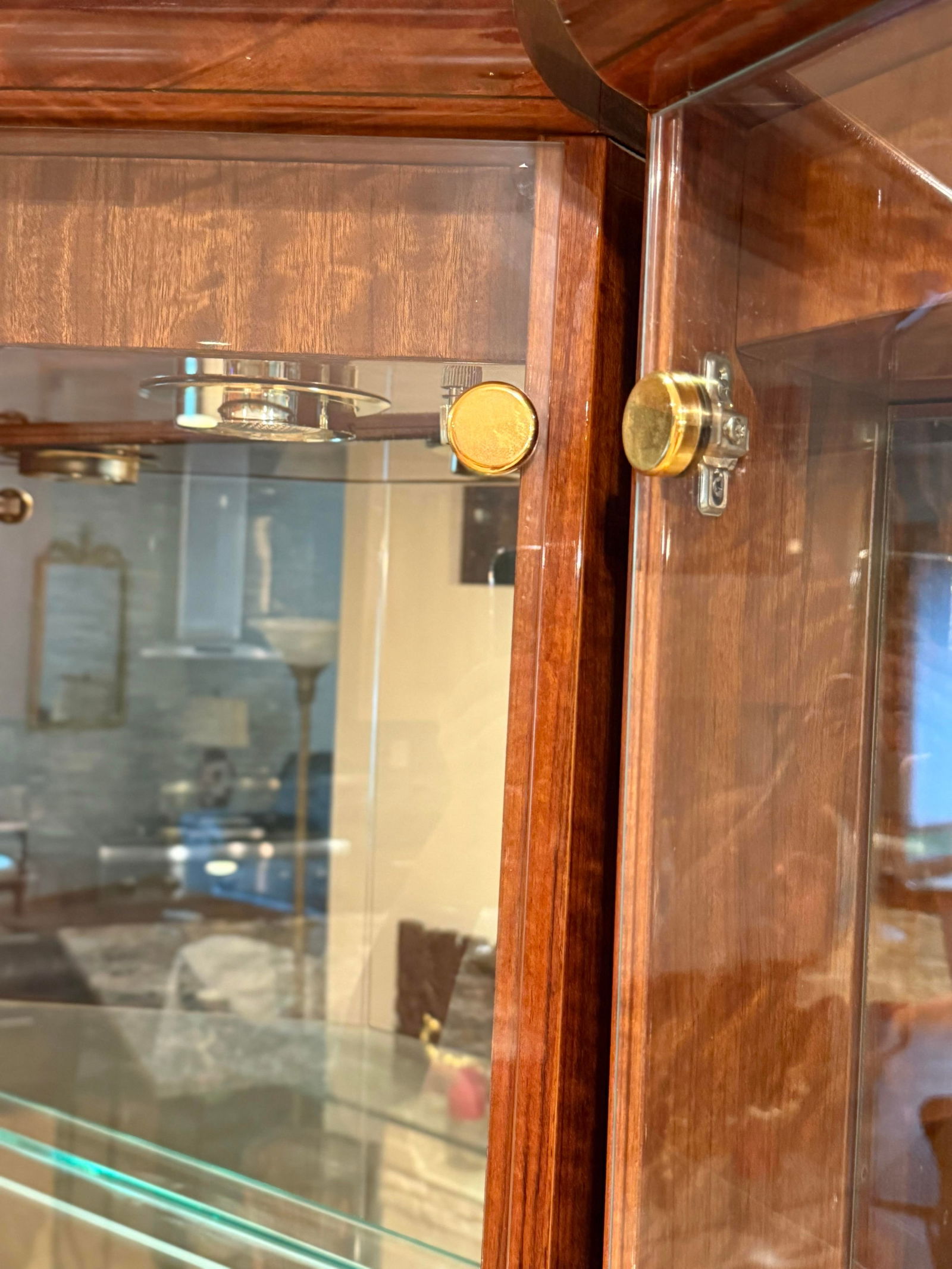 Henredon Cherry Wood Vitrine Illuminated Display Cabinets Book Matched Pair - 6