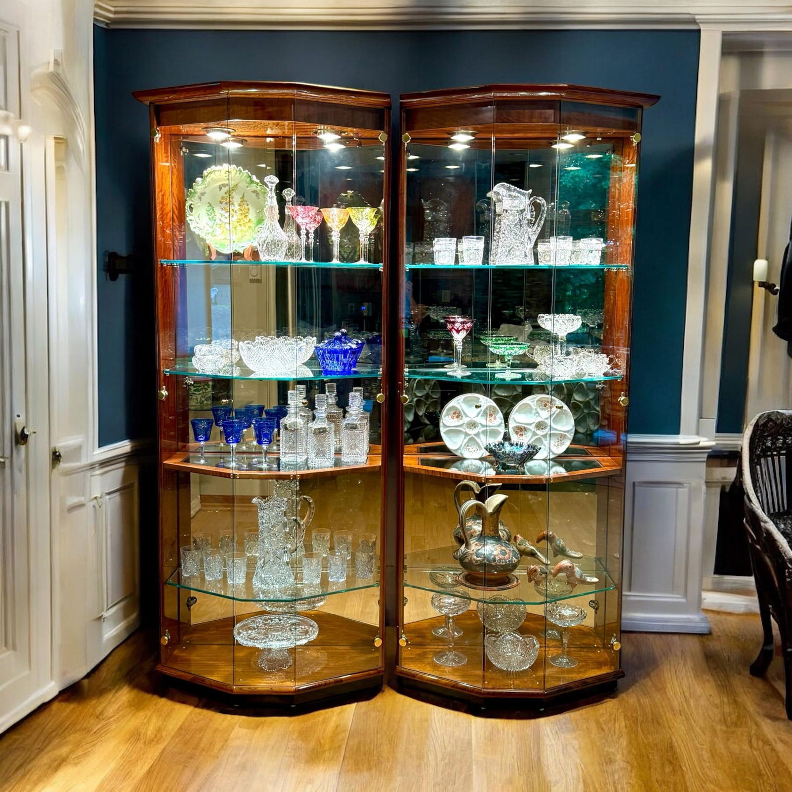 Henredon Cherry Wood Vitrine Illuminated Display Cabinets Book Matched Pair - 9