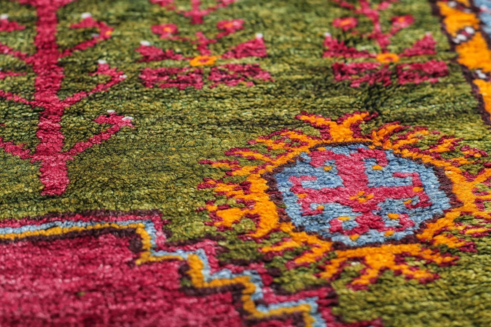 Vintage Hand-Knotted Turkish Prayer Rug - Rare Early-1900s Collector Piece With Tree-of-Life Motif - 9