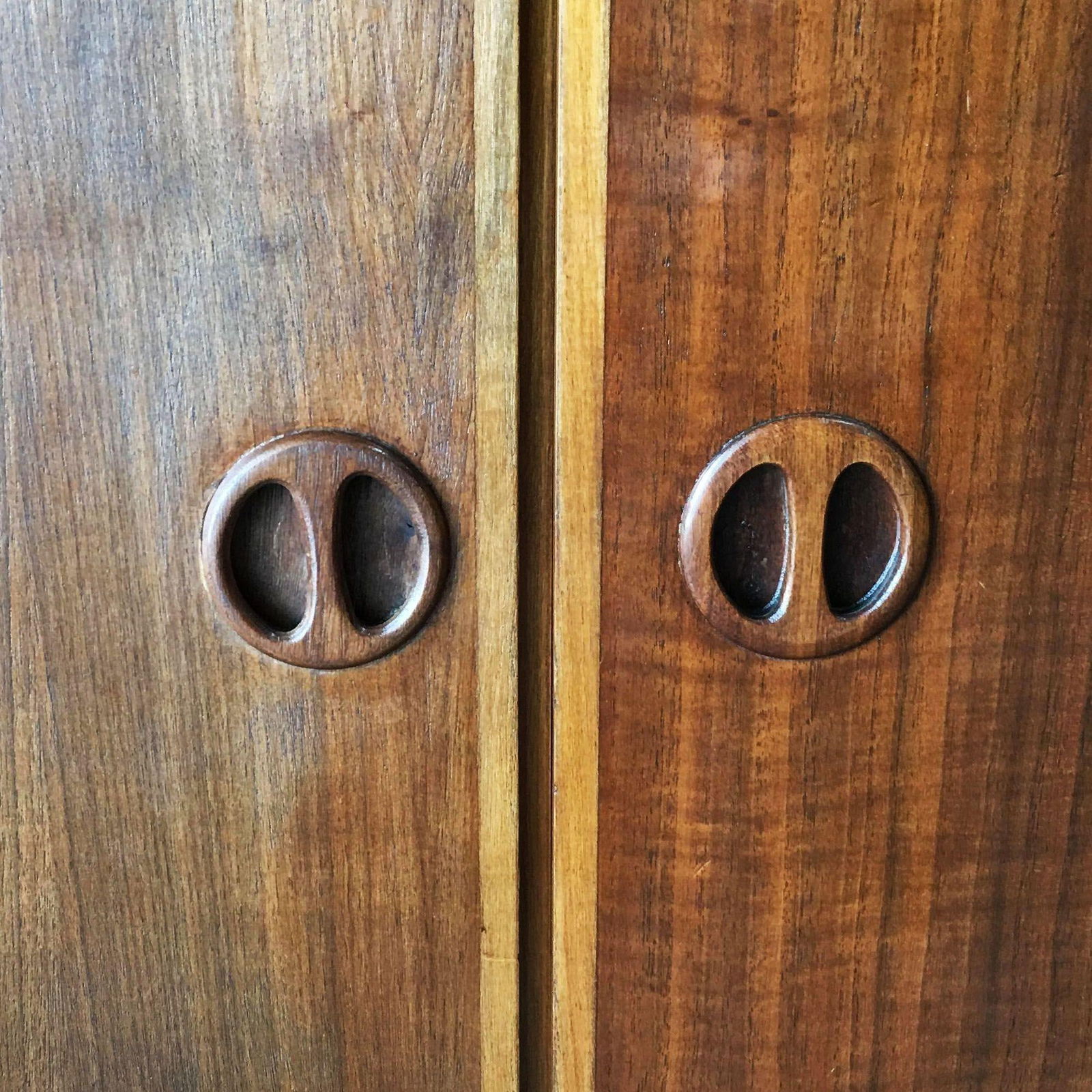 Danish Modern Rose Stained Credenza Cabinet with Sculpted Pig Nose Pulls - 12