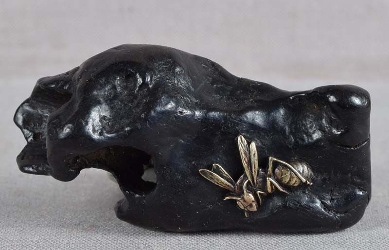 19c ebony netsuke WASP on a log: 19th century kokutan (ebony) netsuke of a bronze wasp resting on an old rotten log. Rather unusual elegant subject in Japanese taste, beautiful crisp metalwork, dark wood with characteristic ebony
