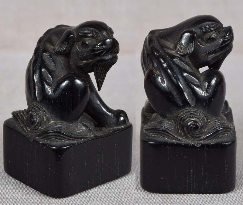 Early 19c ebony netsuke SHISHI - 2
