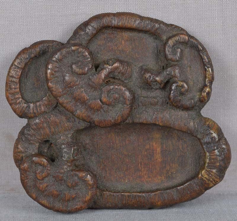 19c Chinese scholar BAMBOO FUNGUS scholar desk: 19th century Chinese scholar’s desk object carved out of bamboo to represent a cluster of several reishi fungus - the Fungus of Immortality. The top of the carving provides 2 areas for keeping v