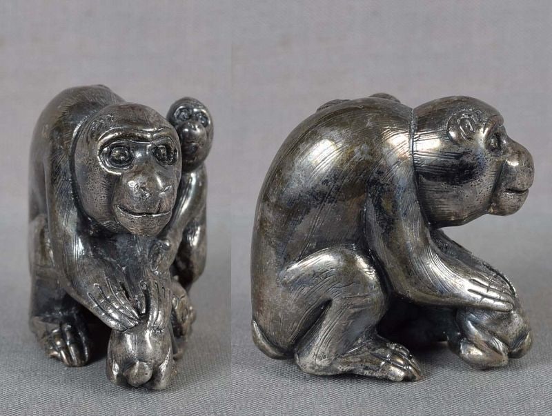 Vintage silver netsuke MONKEY with 2 young - 2