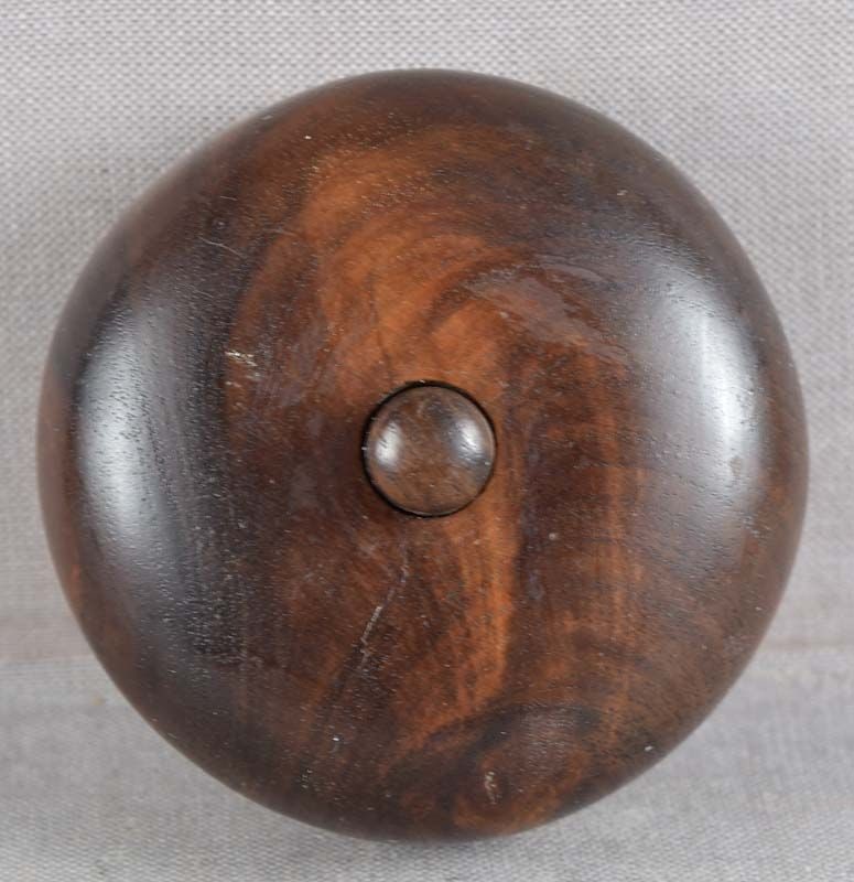 19c netsuke SCHOLARS in garden - 2