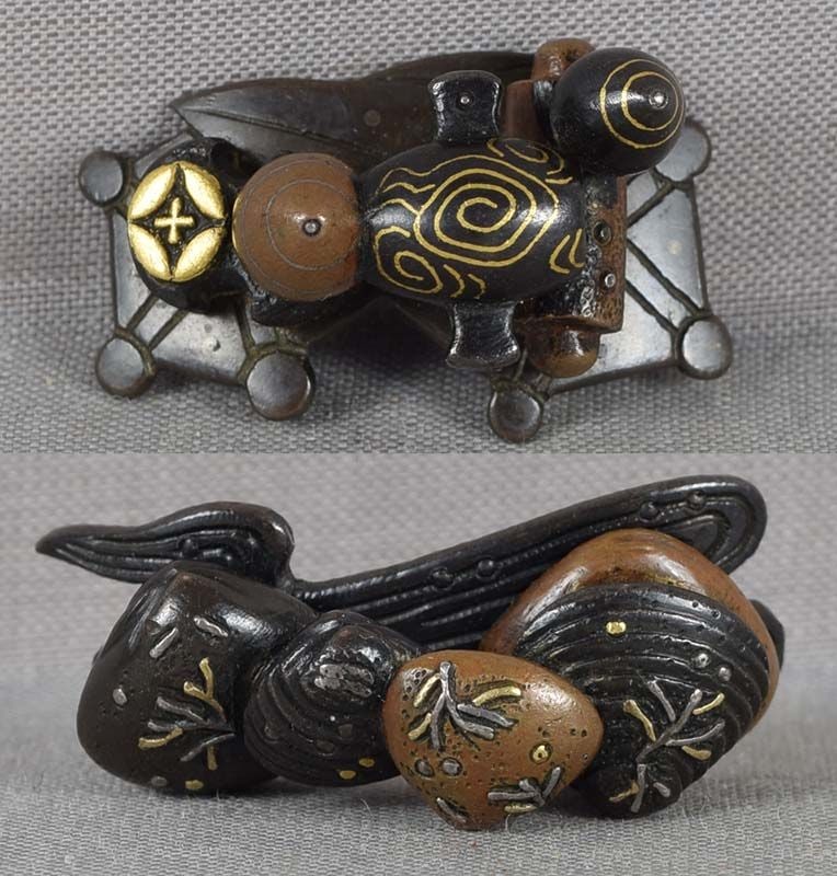 Pair 19c Japanese sword MENUKI TAKARAMONO treasures and seashells (1 of 6)